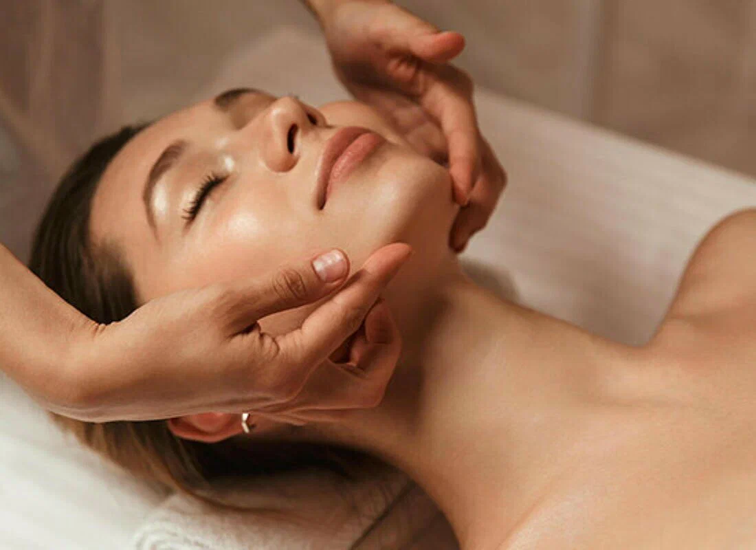 Атмосфера SPA: мягкий свет, тишина и расслабление